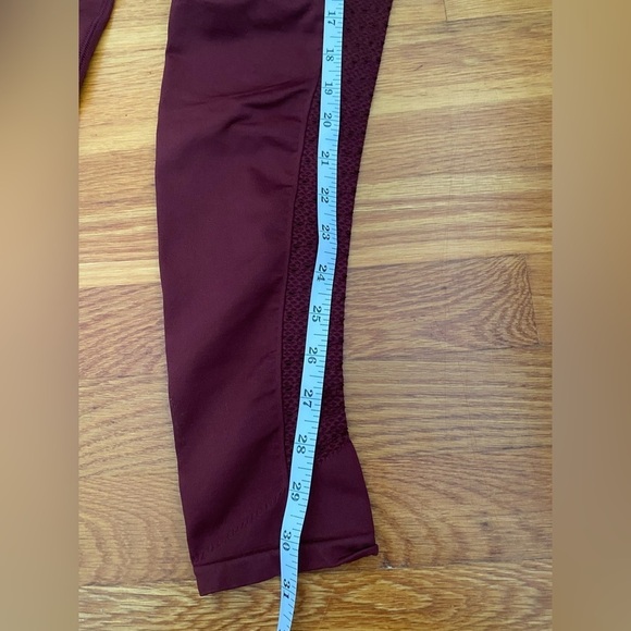 Fabletics SYNC High-Waisted Perforated 7/8 Leggings XS Burgandy Red - Picture 7 of 9